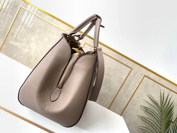 ルイヴィトンバッグ背面デザイン